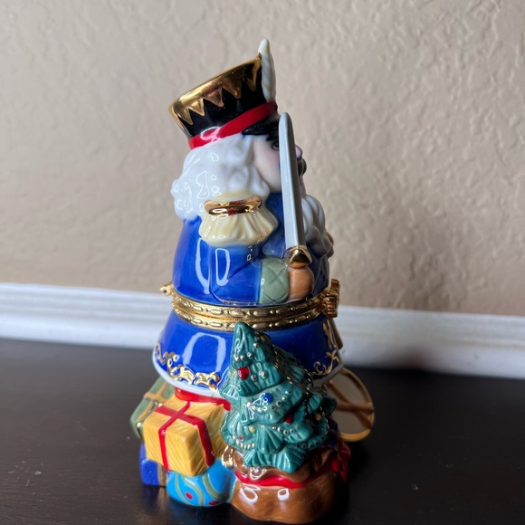 Vintage Porcelain Nutcracker Hinged Keepsake / Christmas Box, Traditions Accents - Picture 5 of 8
